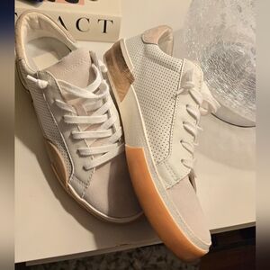 Dolce Vita White & Tan Low-Top Lace-Up Sneakers Size 6.5 So Soft And Comfy!